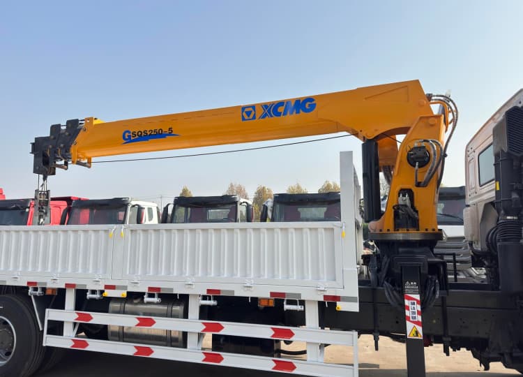 Reman HOWO 6×4 Truck‑Mounted Crane 5 reman crane truck | reman howo crane truck | reman truck mounted crane