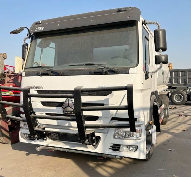 Reman Howo 25 CBM 6×4 Water Tanker Truck 2 reman tanker truck water | reman sinotruk water tanker truck