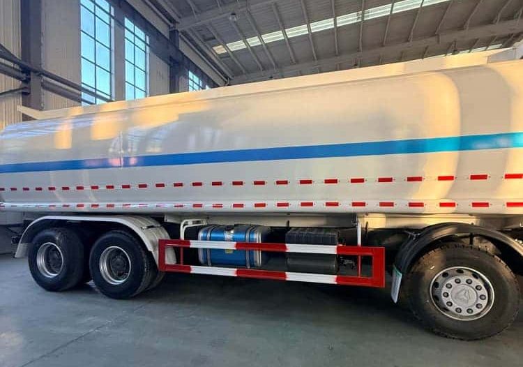 Reman Howo 30CBM 8×4 Fuel Tanker Truck 4 reman fuel tanker for sale | reman sinotruk fuel tanker truck