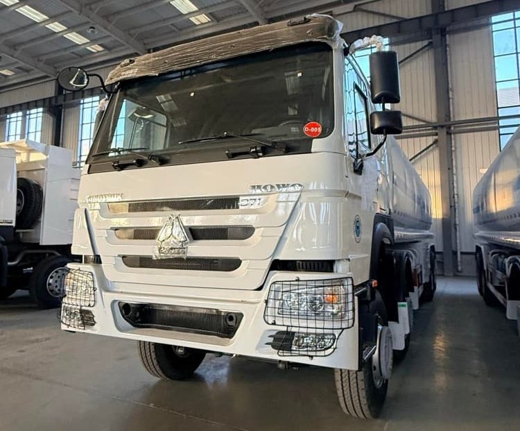 Reman Howo 30CBM 8×4 Fuel Tanker Truck 3 reman fuel tanker for sale | reman sinotruk fuel tanker truck