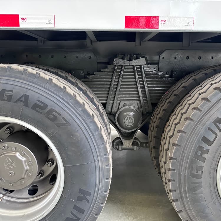 Reman HOWO 8×4 Box Cargo Truck 5 reman dry van truck | reman sinotruk cargo truck