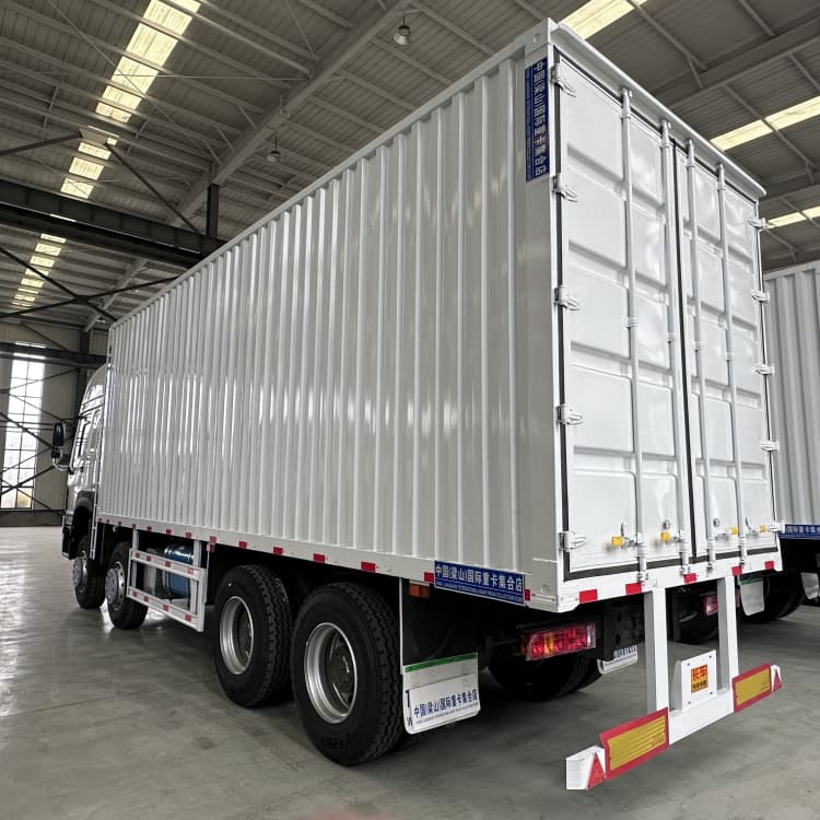 Reman HOWO 8×4 Box Cargo Truck 3 reman van truck | reman cargo van truck | reman box truck